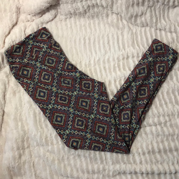 LuLaRoe Pants - LuLaRoe Purple/Multicolor Diamond Design Leggings LuLaRoe Pants - LuLaRoe Purple/Multicolor Diamond Design Leggings